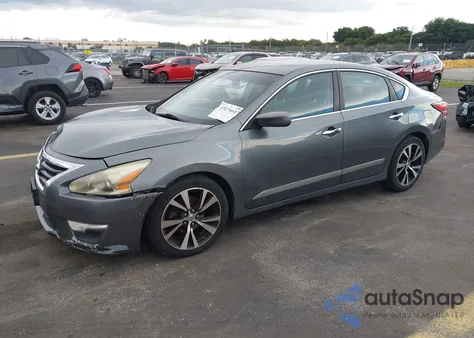 2015 Nissan Altima 2.5 S z USA, uszkodzony, nr VIN 1N4AL3AP9FN334117